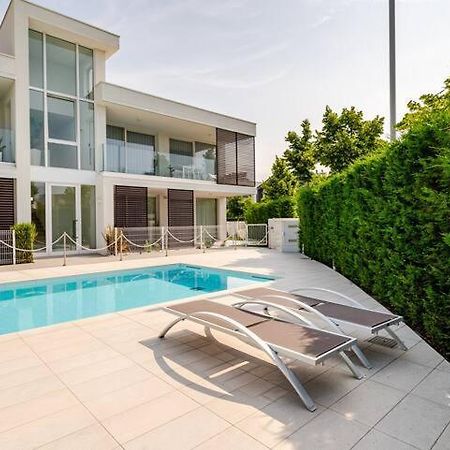 Apartment Luma With Pool Lido di Jesolo Ngoại thất bức ảnh