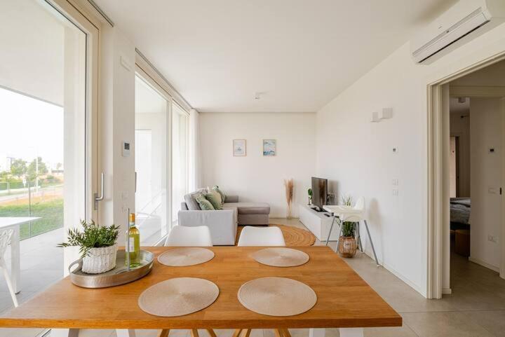Apartment Luma With Pool Lido di Jesolo Ngoại thất bức ảnh