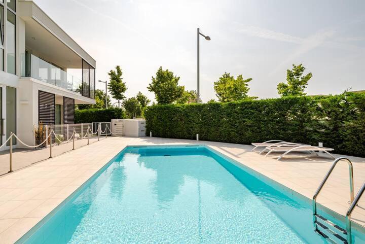 Apartment Luma With Pool Lido di Jesolo Ngoại thất bức ảnh
